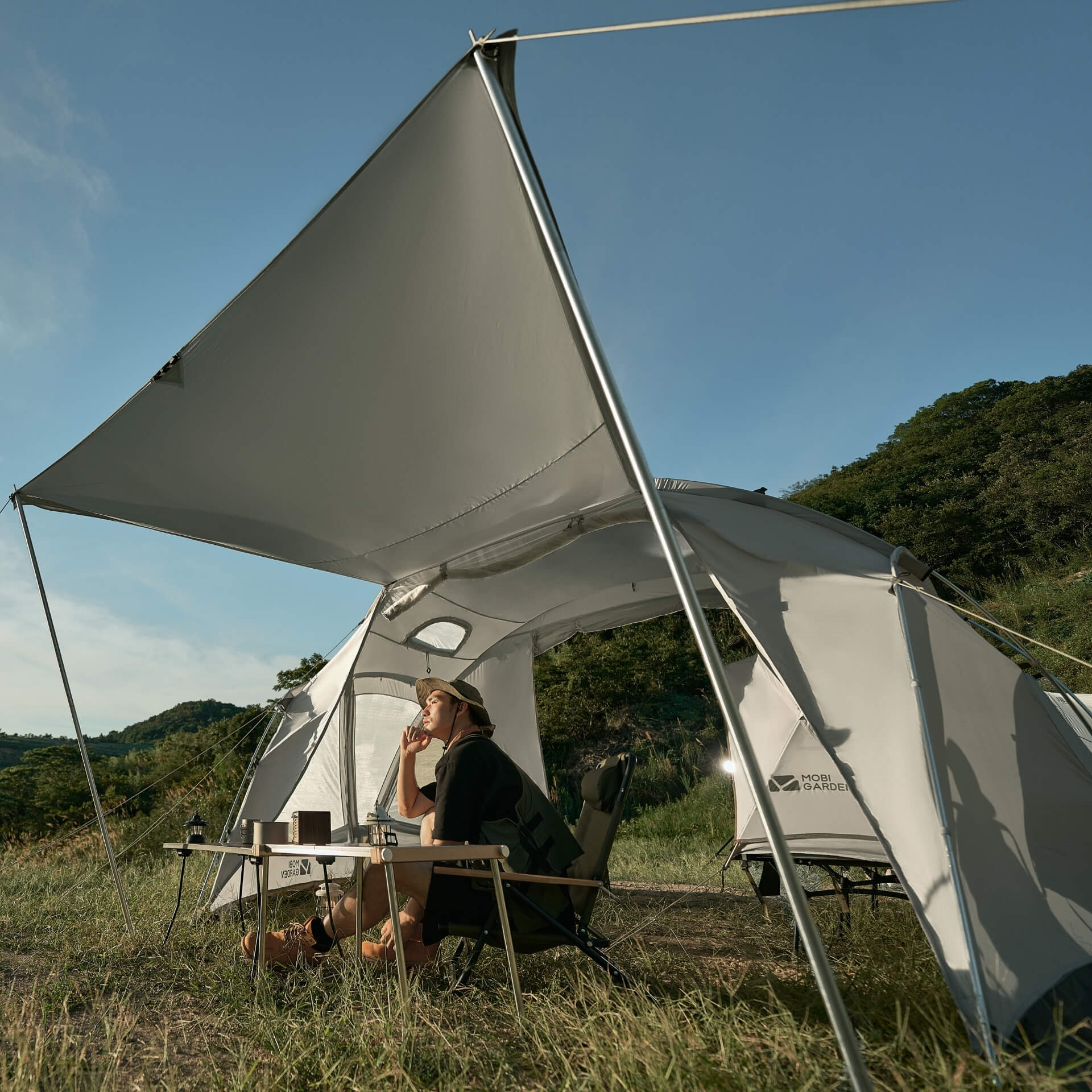 On The Road V - Mobi Garden