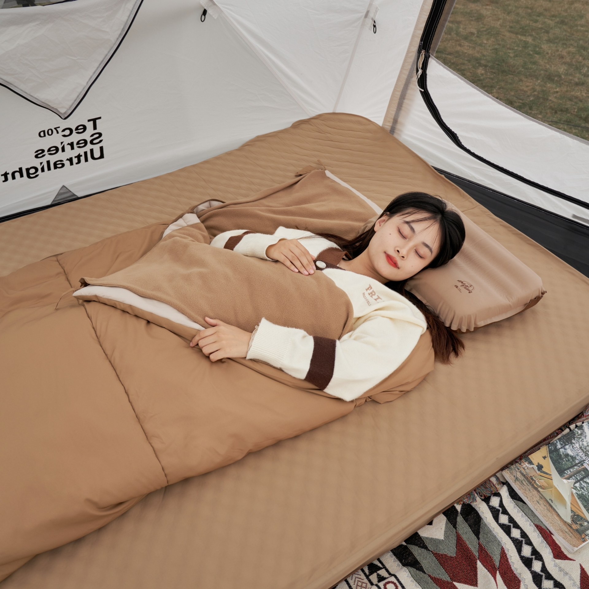 Constant Moon 2+1 Sleeping Bag - Mobi Garden